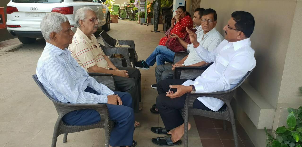 Shri. Sunil Rane after receiving a call from a senior citizen of the Borivali Constituency, about the cataract issue in his eye, booked an immediate appointment with an ophthalmologist for treating the cataract for him.