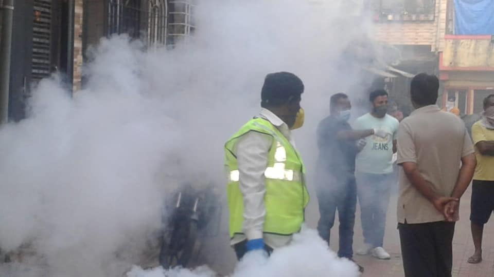 Charkop Sector 4, Gorai- 2, and Rajendra Nagar in Borivali East were disinfected with the help of a mosquito repellent smoke machine. Safety measures we're taken during the process. The team is disinfecting residential areas and streets in the Borivali Co