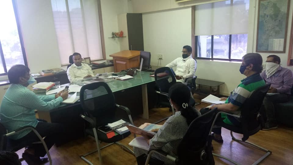 Shri Sunil Rane met the MHADA Chief Officer Mr.Radhakrishnan B and his office bearers to discuss about the problems faced by the citizens of Borivali and also regarding the developmental work of the constituency.