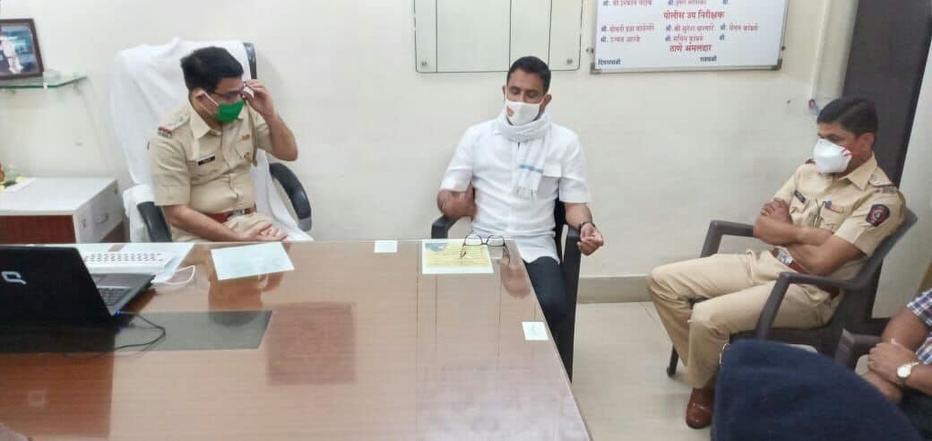 Held a meeting with senior railway police officials of Borivali, today, and discussed regarding the safety of citizens travelling by local trains in the current #Covid19 situation.
