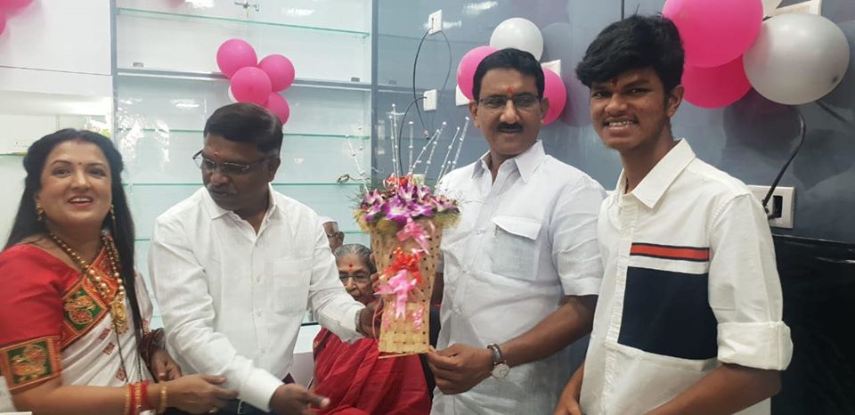 Shri. Sunil Rane inaugurated an electronic shop named 