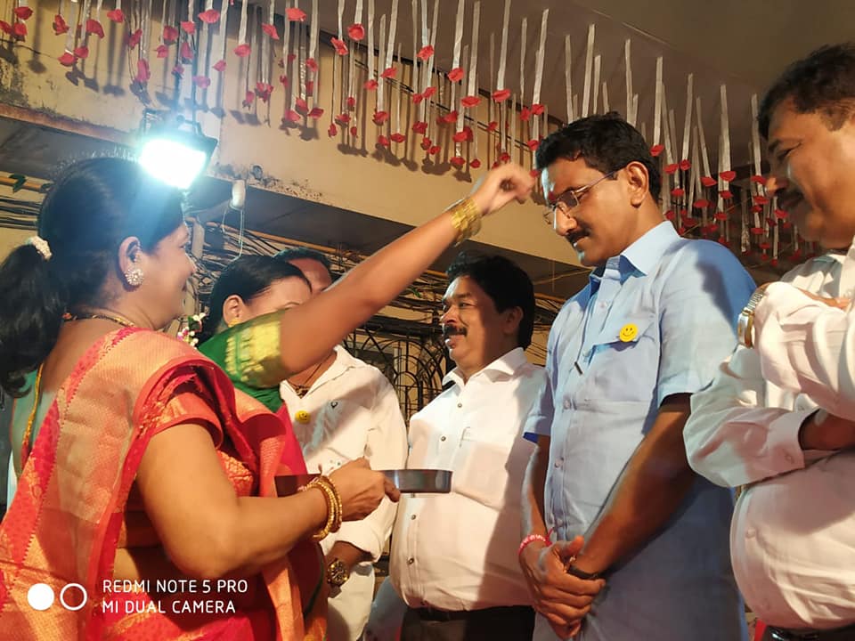 Shri. Sunil Rane attended Satyanarayan Mahapuja organized by the Omkar Mitra Mandal in Gorai division of Borivali assembly and interacted with the attendees.