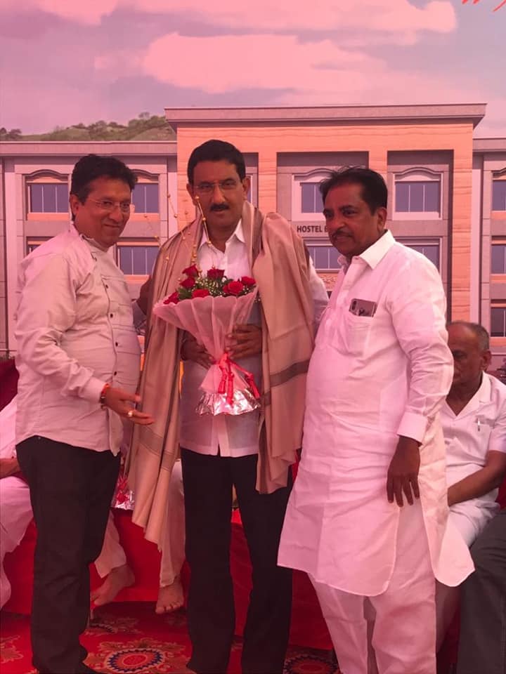 Shri. Sunil Rane attend Shrimad Bhagwat Saptha by Param Pujya Bhaishree Ramesh Bhai Oza along with MLA Yogesh Sagar Ji at Vraj Vihar, Mahavir Nagar, Kandivali (W)