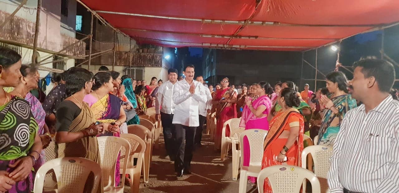 Shri. Sunil Rane took a visit to the Bhorbhat Pada, Kastur Park SRA Project which is a prolonged project. 