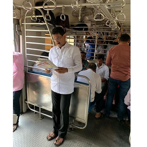 After paying a tribute to Late Shri Balasaheb Thackeray Ji at Shivaji Park, on my way back, to attend scheduled programs in Borivali.